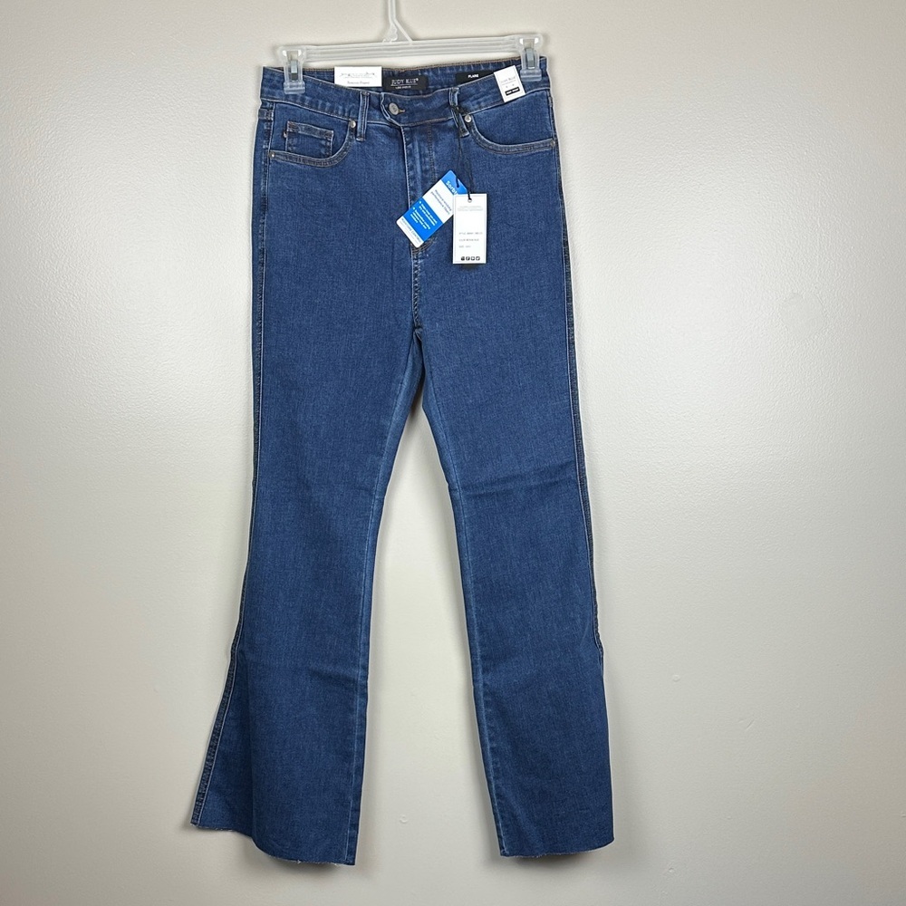 Judy Blue Woman’s 13/31 High Waist Flare Moisture Control Jeans Med Blue NWT